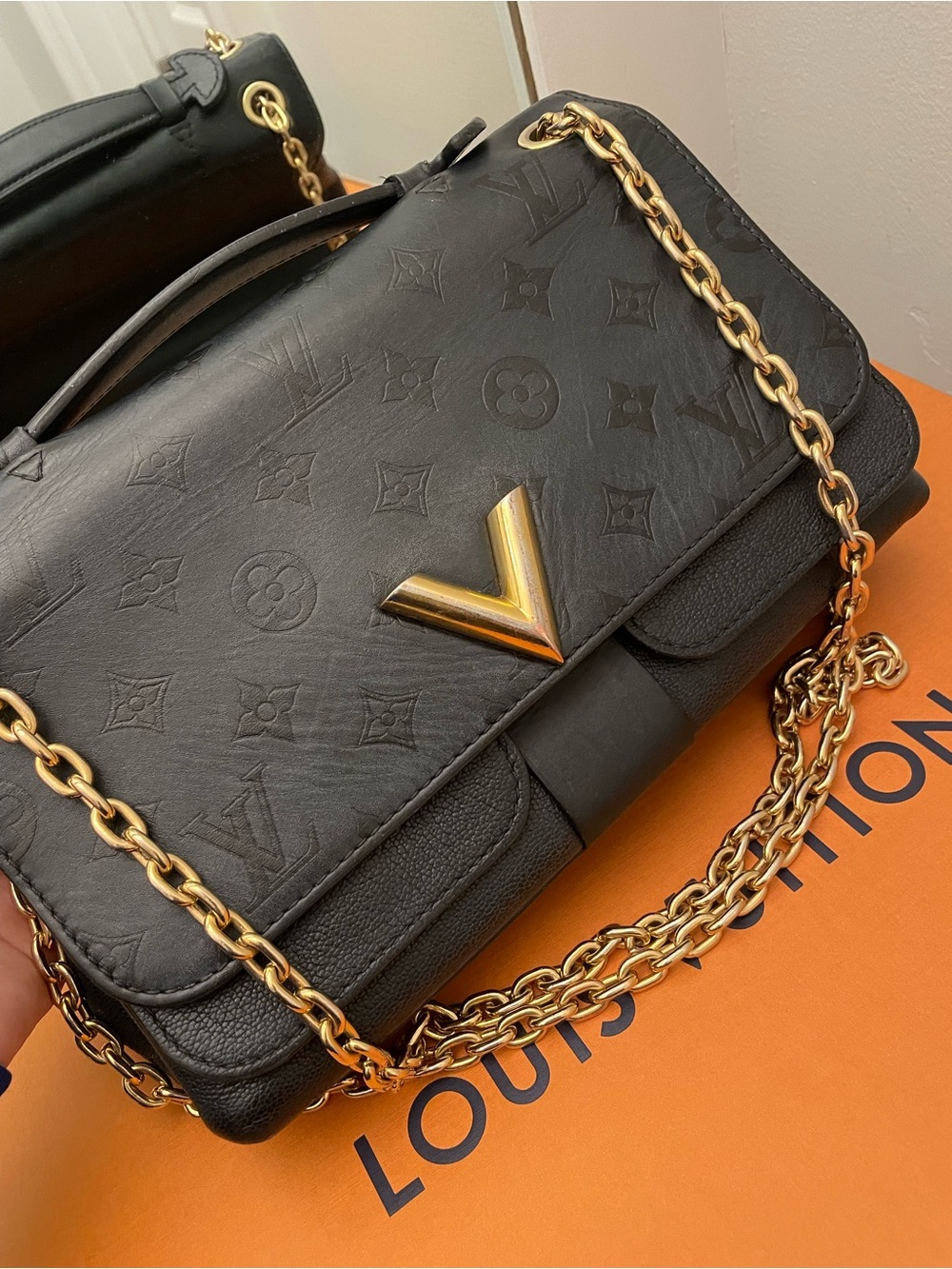 Louis Vuitton Very Chain messenger bag